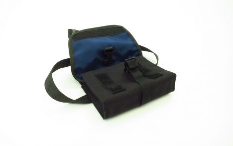 HÜFTTASCHE KARLI schwarz/dunkelblau