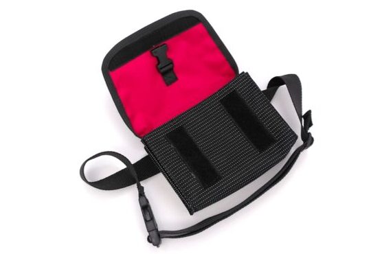 HÜFTTASCHE KARLI Reflex schwarz/rot